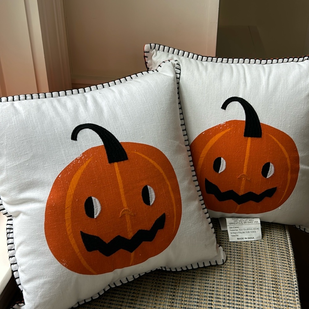 NWT pumpkin pillows matching set